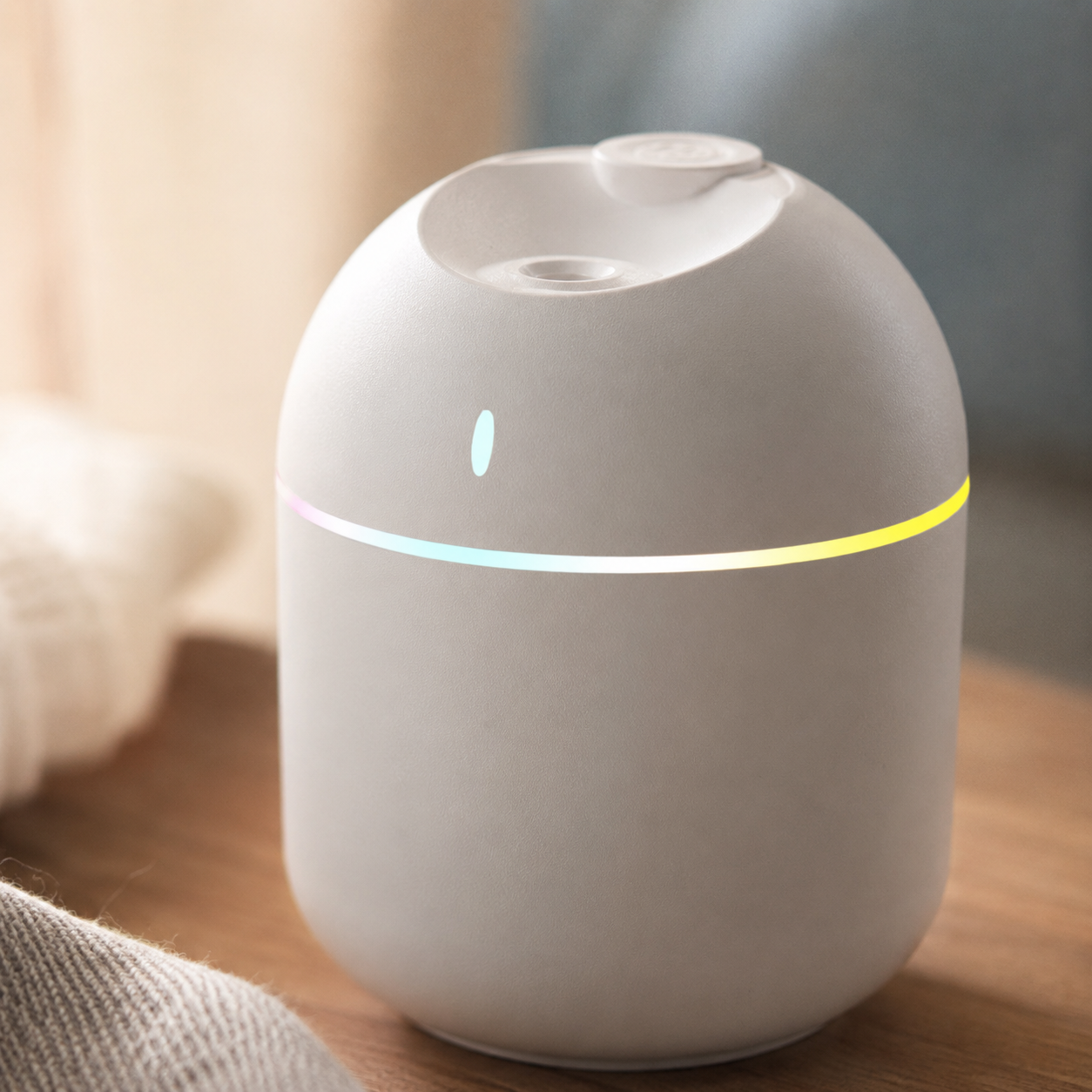 270ml Mini USB Cool Mist Humidifier – 7-Color LED Light for Bedroom, Office | Mistelio